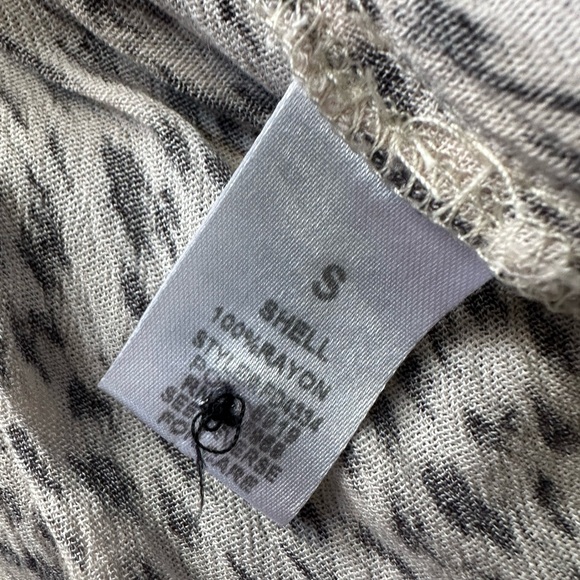 🎉5 for $45🎉 Dress Forum dress size S - Picture 8 of 8